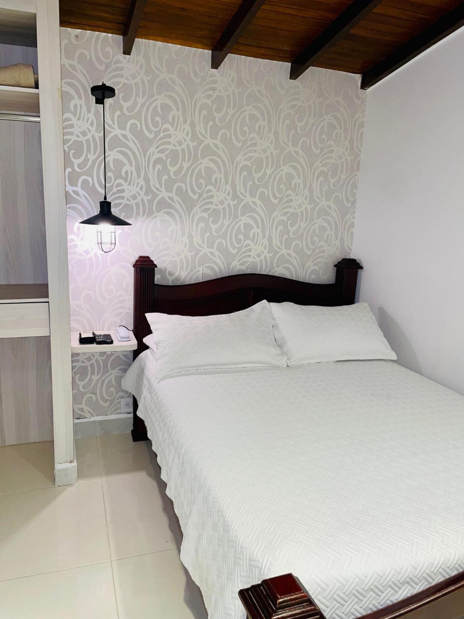 Hotel Simon เมเดยิน ภายนอก รูปภาพ